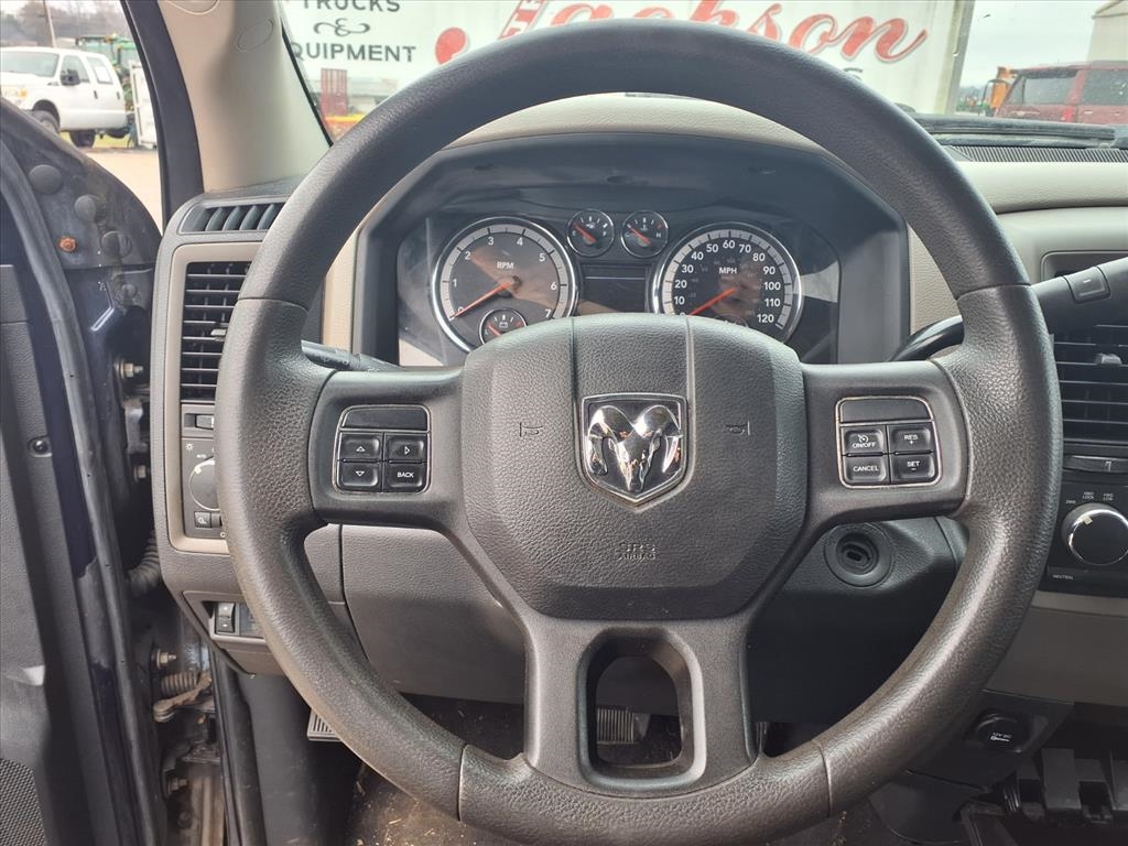 RAM 1500 4WD Quad Cab 140.5" Tradesman 2012