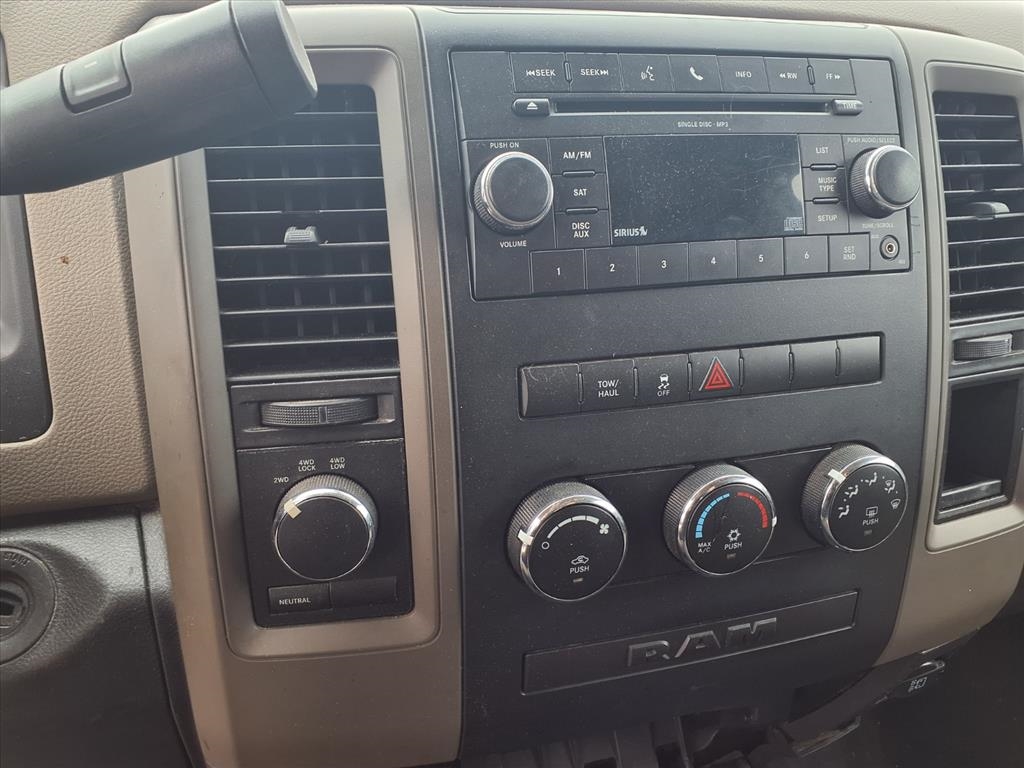 RAM 1500 4WD Quad Cab 140.5" Tradesman 2012