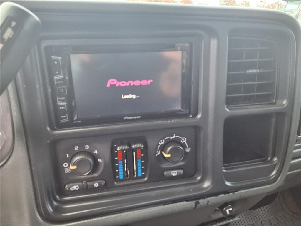 Chevrolet Silverado 2500HD Crew Cab 153" WB 4WD LS 2005