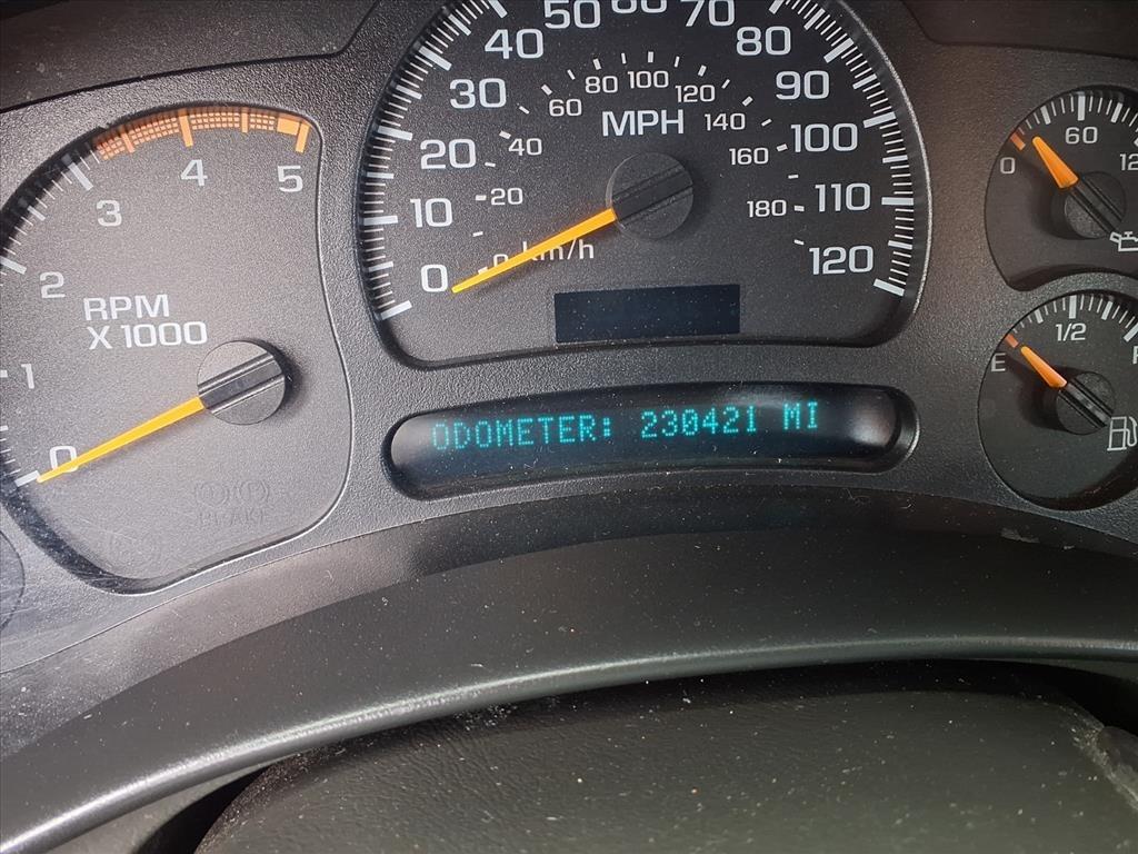 Chevrolet Silverado 2500HD Crew Cab 153" WB 4WD LS 2005