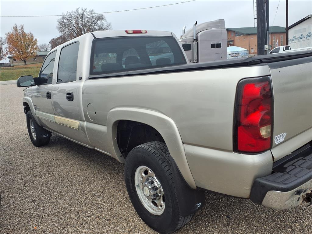 Chevrolet Silverado 2500HD Crew Cab 153" WB 4WD LS 2005