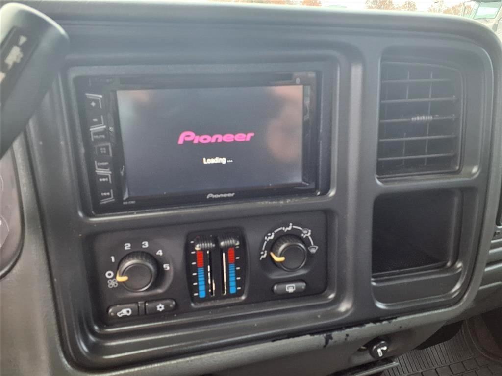 Chevrolet Silverado 2500HD Crew Cab 153" WB 4WD LS 2005