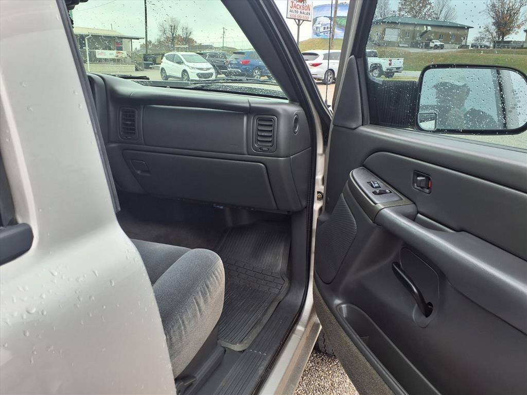 Chevrolet Silverado 2500HD Crew Cab 153" WB 4WD LS 2005