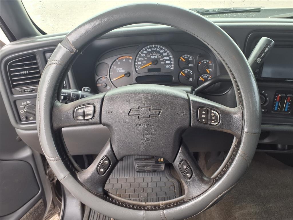 Chevrolet Silverado 2500HD Crew Cab 153" WB 4WD LS 2005
