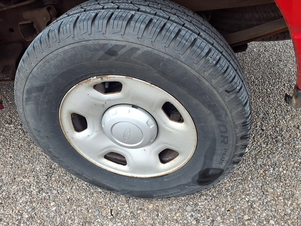 Ford F-150 2WD Reg Cab 126" XLT 2008