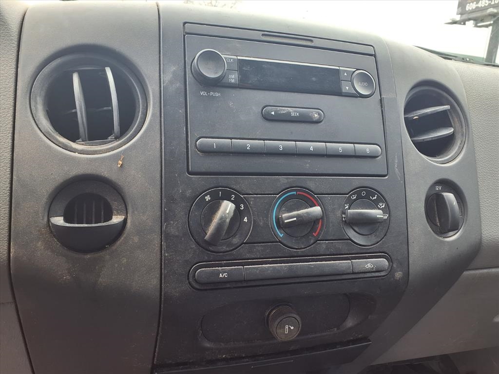 Ford F-150 2WD Reg Cab 126" XLT 2008