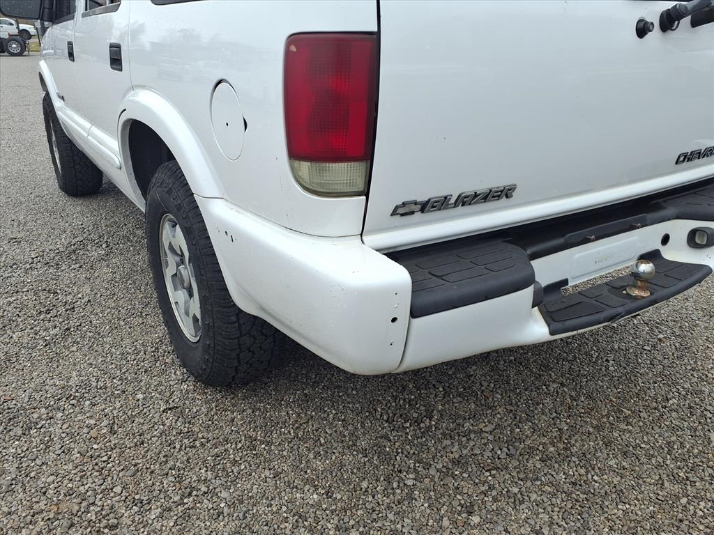 Chevrolet Blazer 4dr 4WD LS 2002