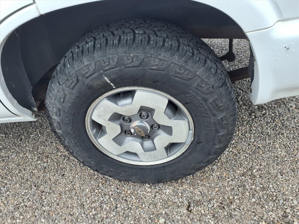 Chevrolet Blazer 4dr 4WD LS 2002