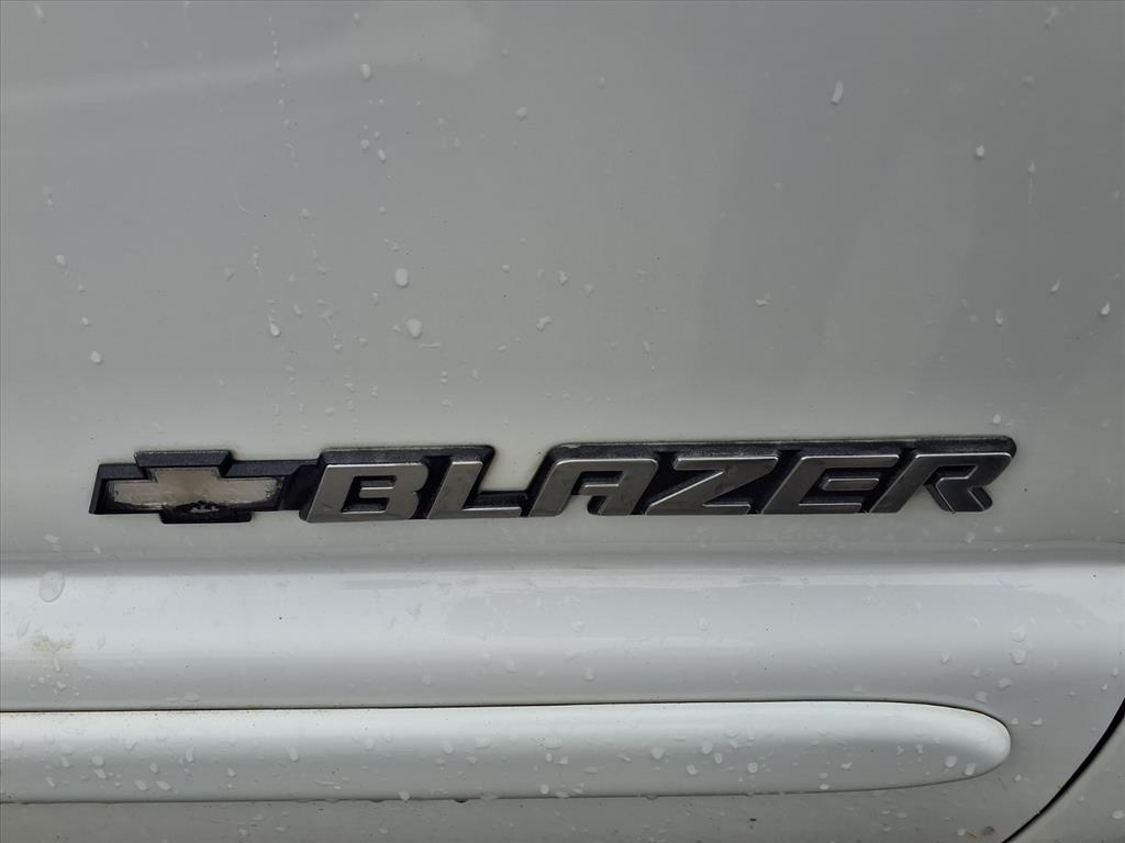 Chevrolet Blazer 4dr 4WD LS 2002