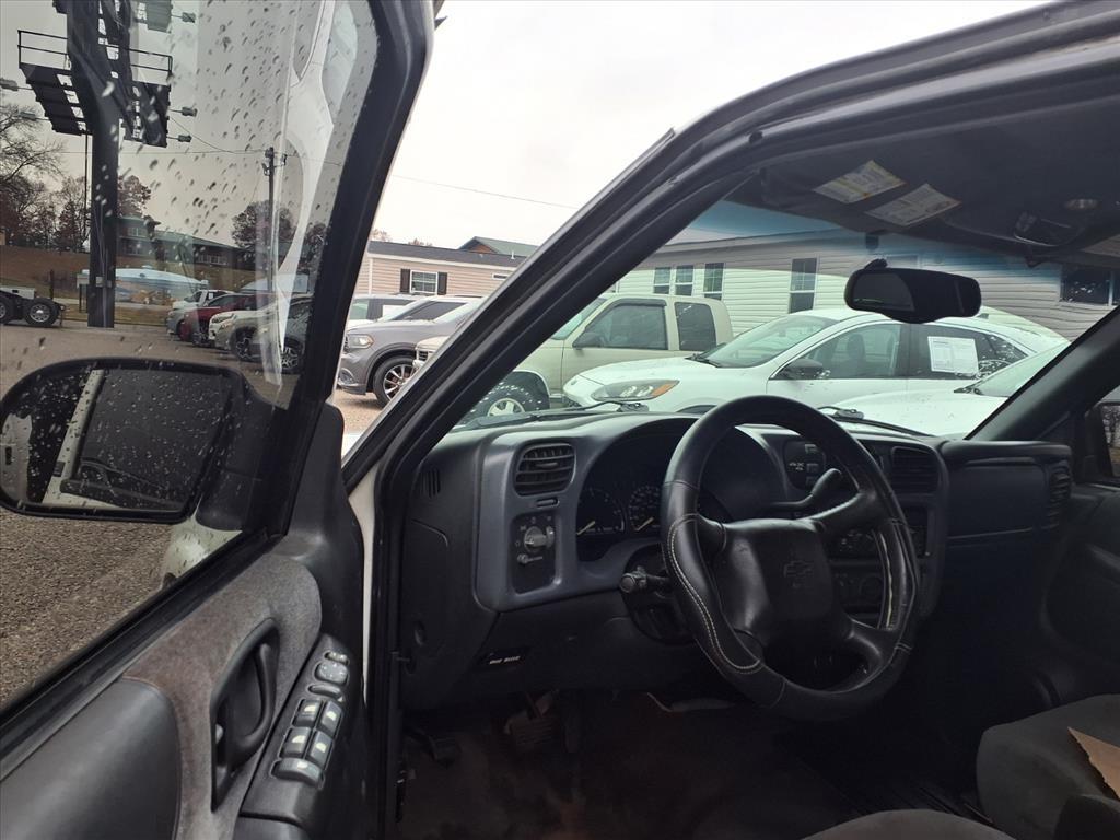 Chevrolet Blazer 4dr 4WD LS 2002