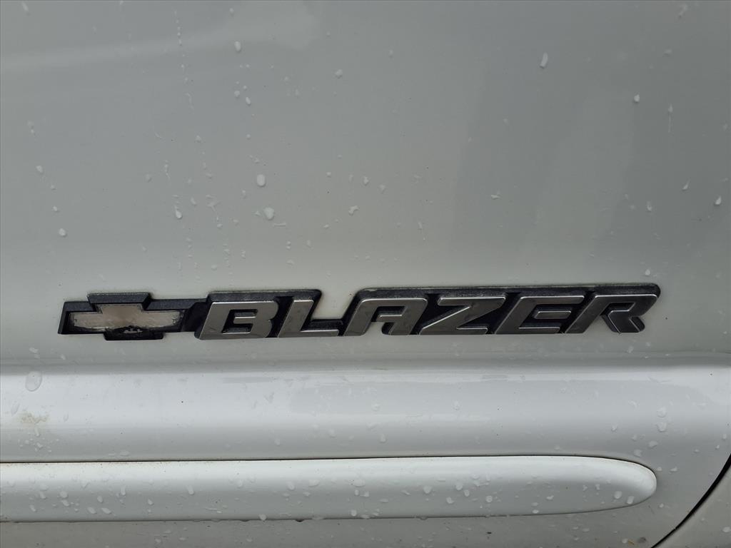 Chevrolet Blazer 4dr 4WD LS 2002