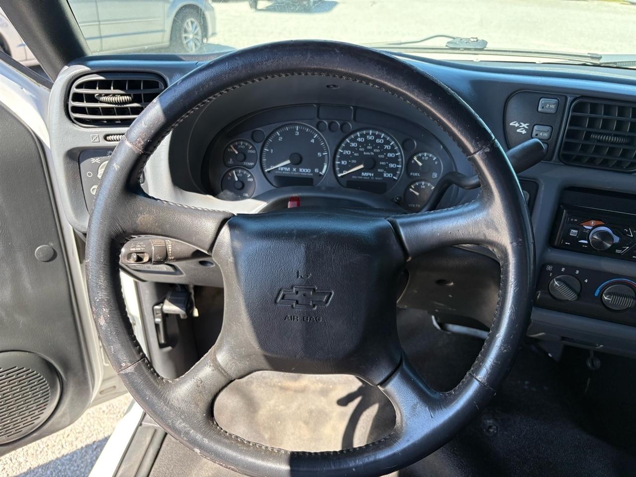 Chevrolet Blazer 4dr 4WD LS 2002