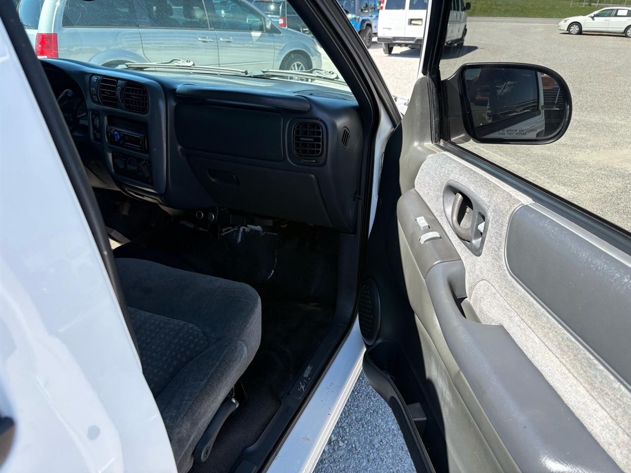 Chevrolet Blazer 4dr 4WD LS 2002