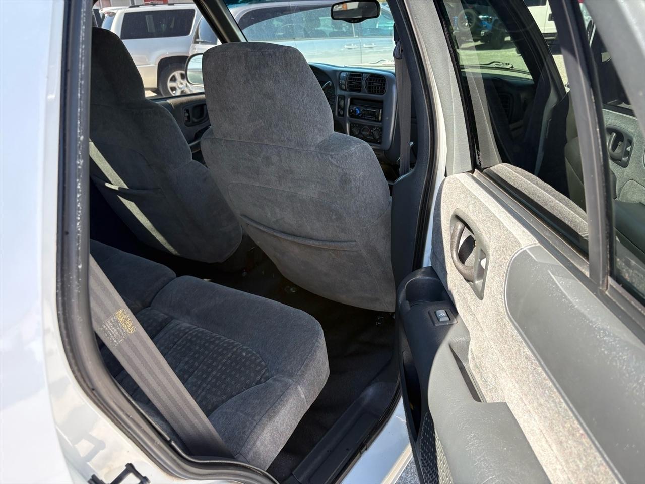 Chevrolet Blazer 4dr 4WD LS 2002