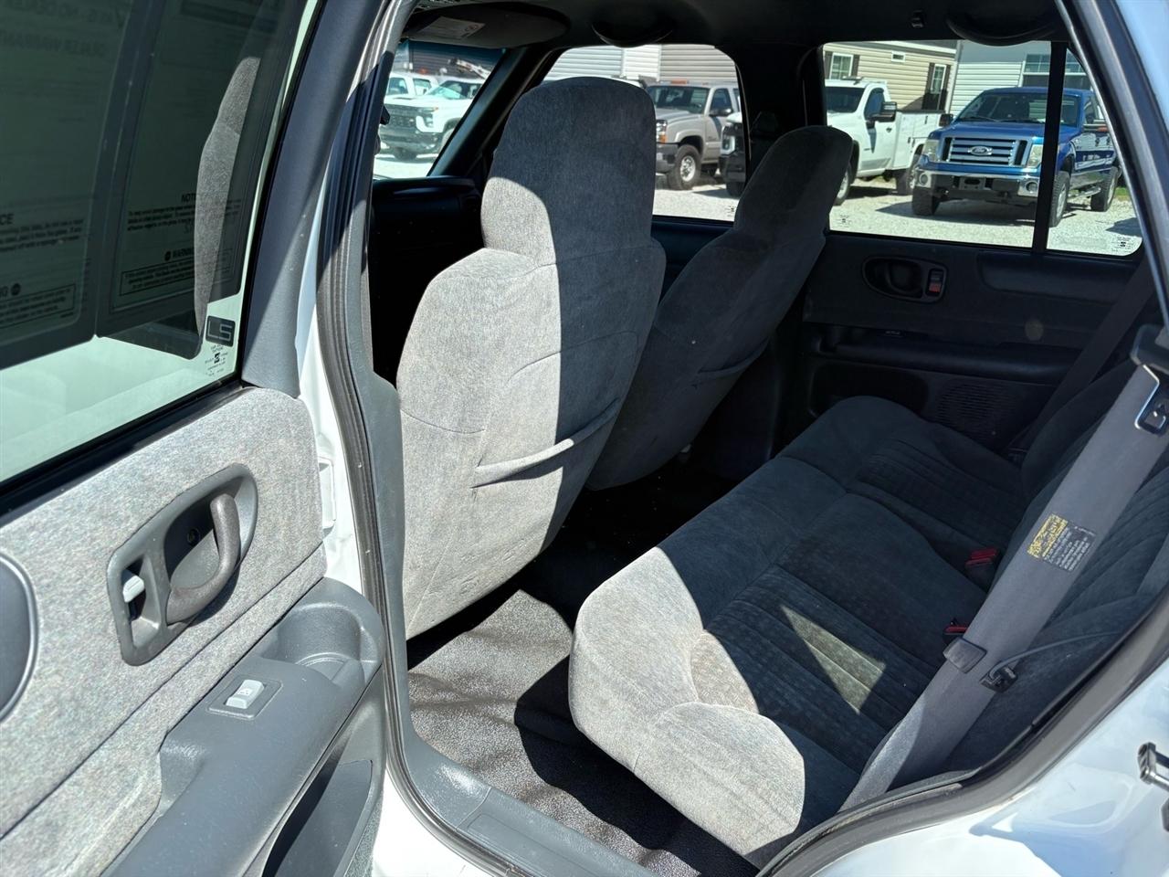 Chevrolet Blazer 4dr 4WD LS 2002