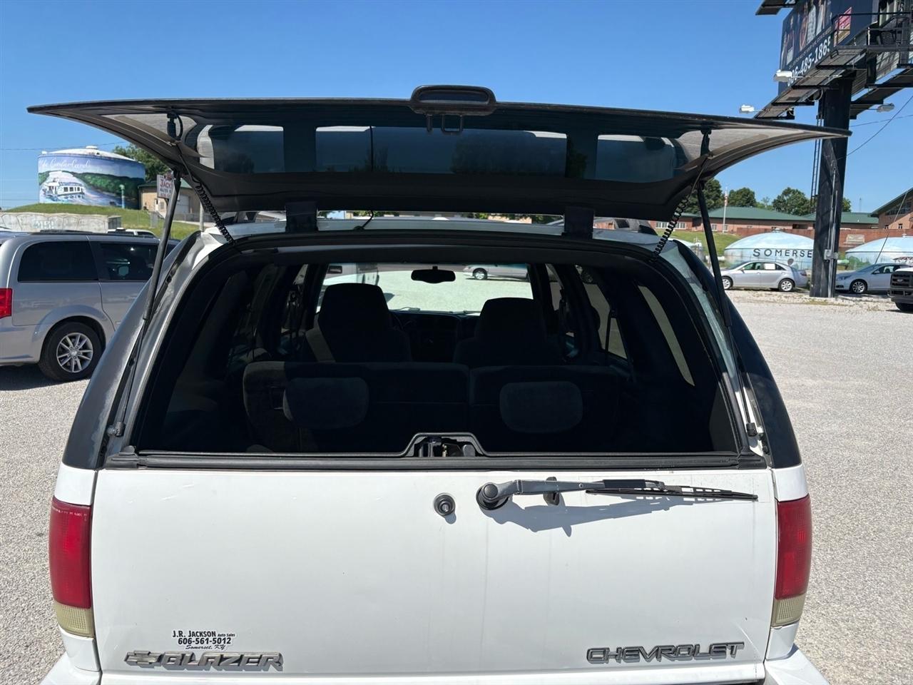 Chevrolet Blazer 4dr 4WD LS 2002