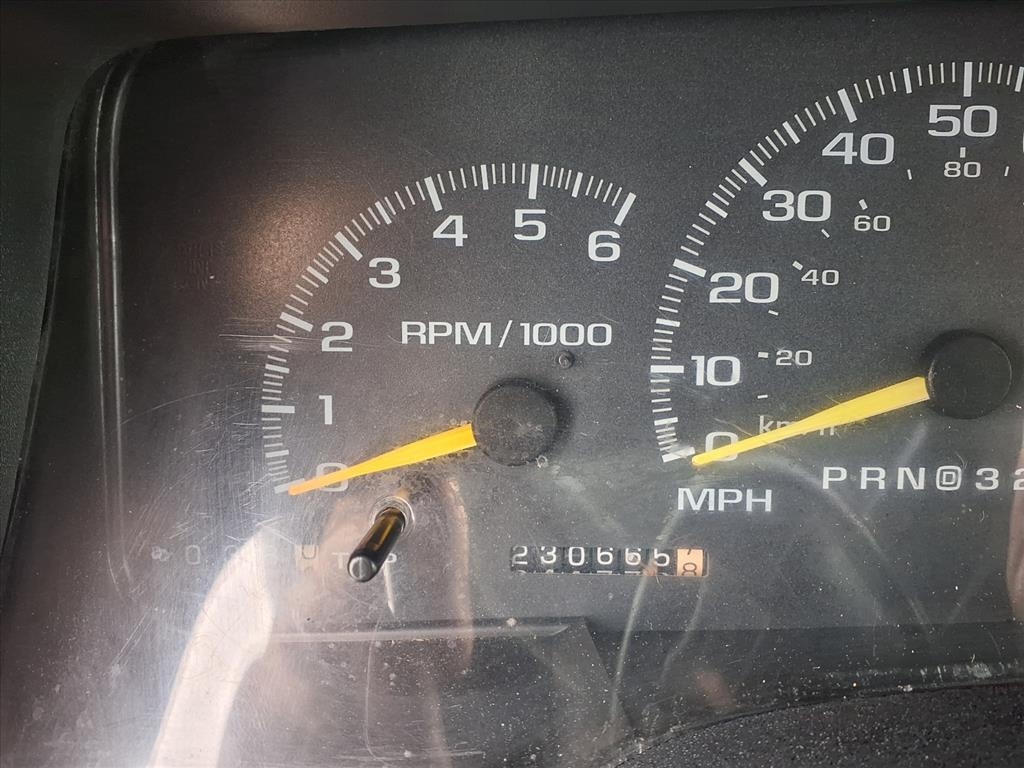 Chevrolet C/K 1500 Ext Cab 141.5" WB 1998