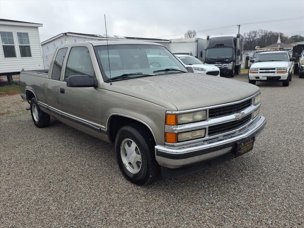 Chevrolet C/K 1500 Ext Cab 141.5" WB 1998