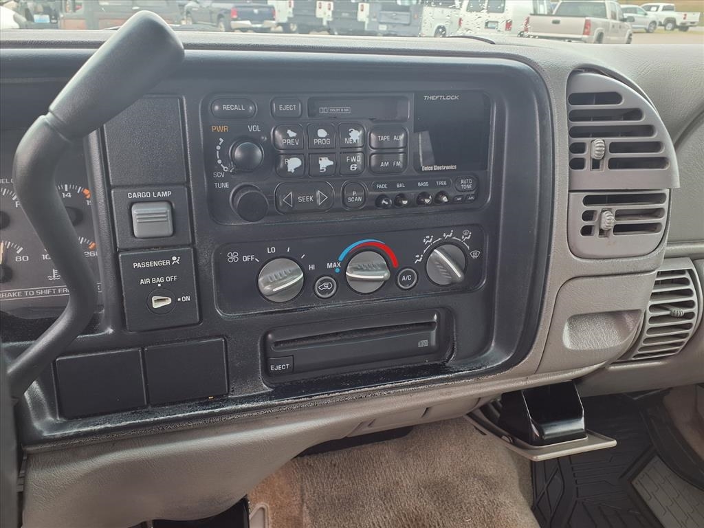 Chevrolet C/K 1500 Ext Cab 141.5" WB 1998