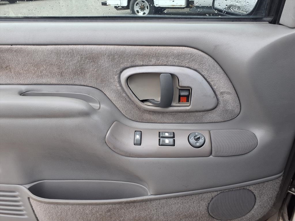 Chevrolet C/K 1500 Ext Cab 141.5" WB 1998