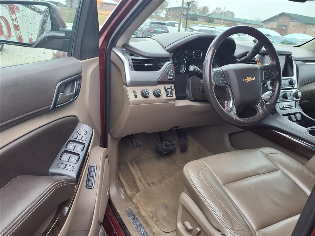 Chevrolet Suburban 4WD 4dr 1500 LT 2016