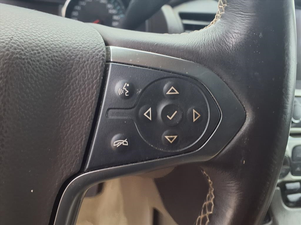 Chevrolet Suburban 4WD 4dr 1500 LT 2016