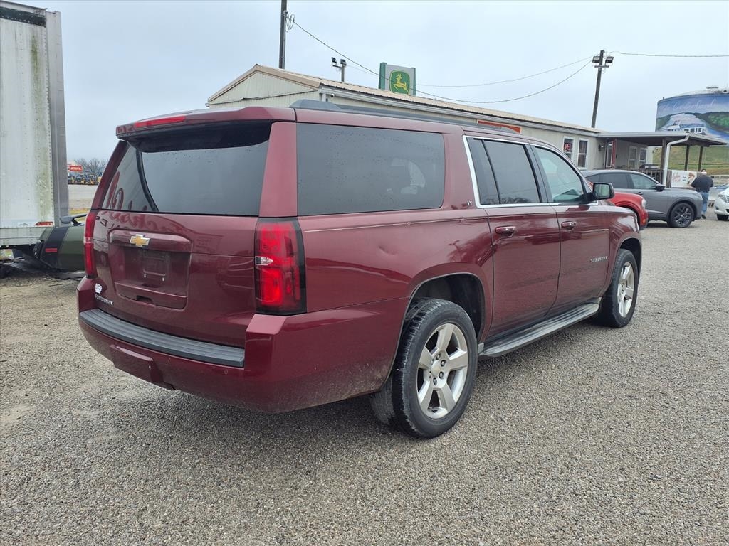 Chevrolet Suburban 4WD 4dr 1500 LT 2016