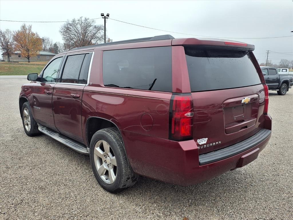 Chevrolet Suburban 4WD 4dr 1500 LT 2016