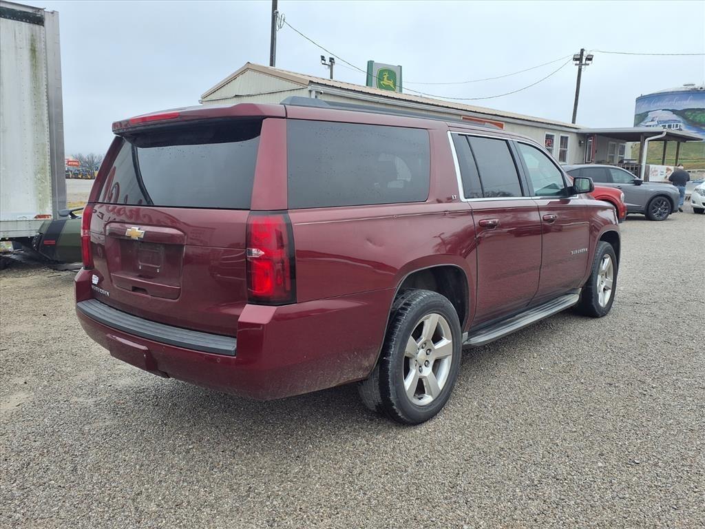 Chevrolet Suburban 4WD 4dr 1500 LT 2016