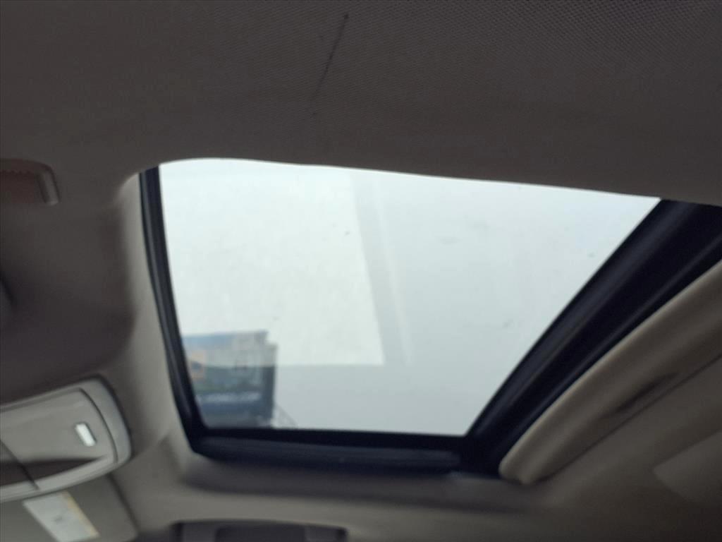 Chevrolet Suburban 4WD 4dr 1500 LT 2016