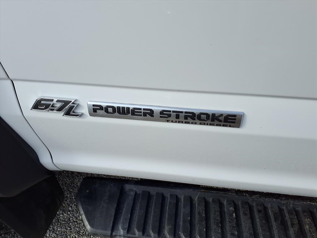 Ford Super Duty F-550 DRW XLT 4WD Reg Cab 145" WB 60" CA 2019