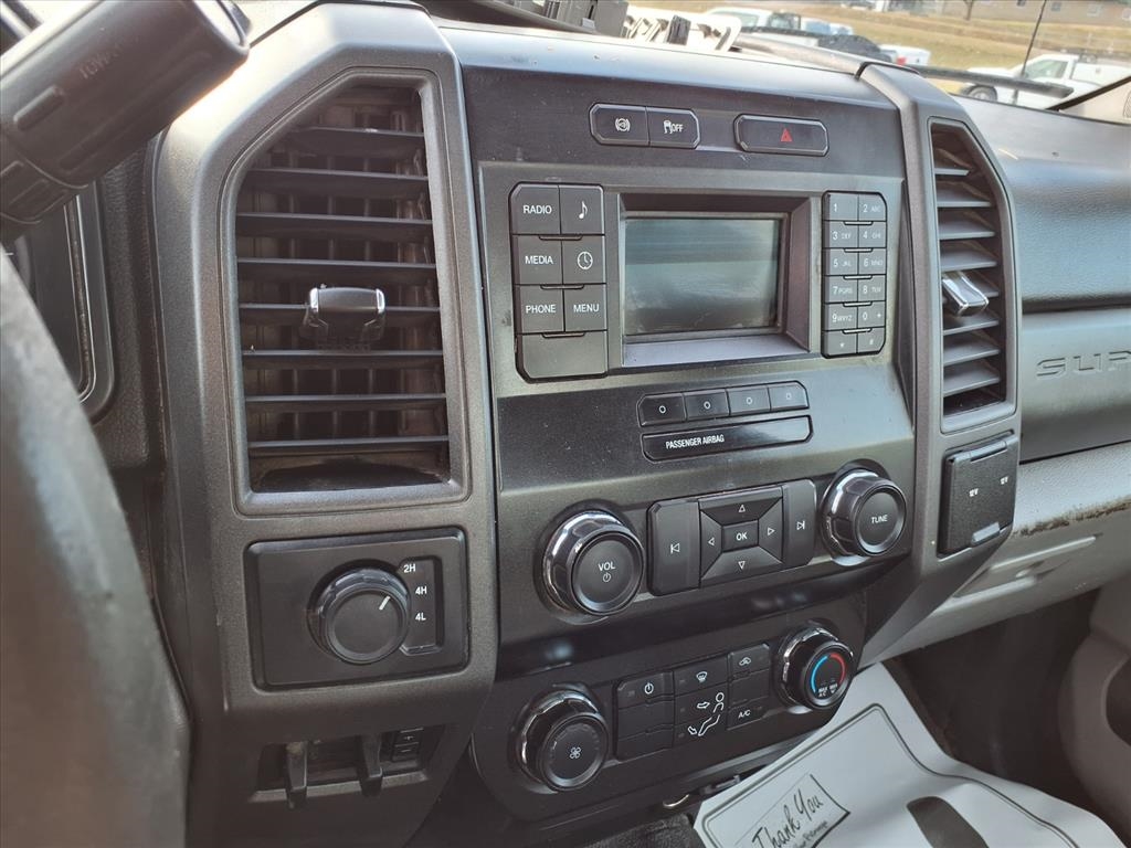 Ford Super Duty F-550 DRW XLT 4WD Reg Cab 145" WB 60" CA 2019