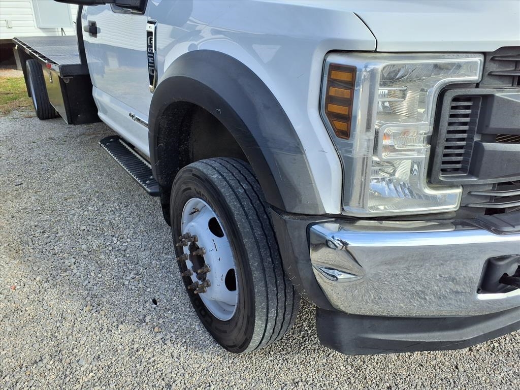 Ford Super Duty F-550 DRW XLT 4WD Reg Cab 145" WB 60" CA 2019