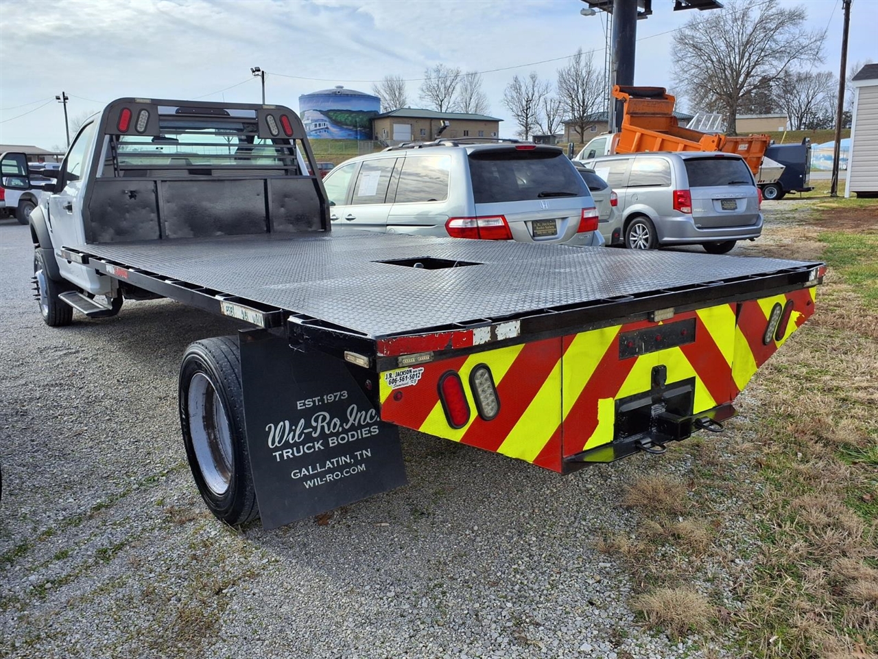 Ford Super Duty F-550 DRW XLT 4WD Reg Cab 145" WB 60" CA 2019