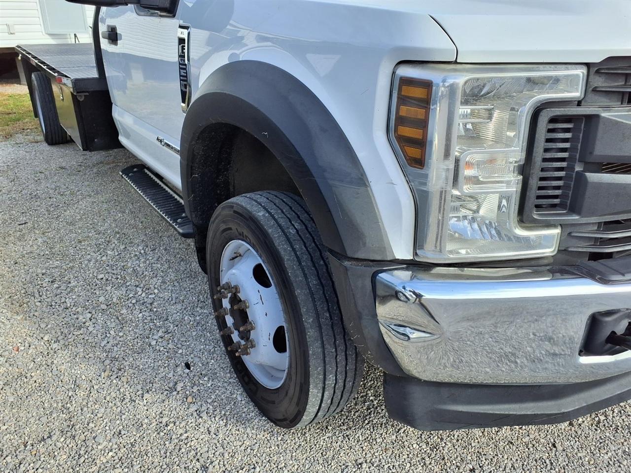 Ford Super Duty F-550 DRW XLT 4WD Reg Cab 145" WB 60" CA 2019