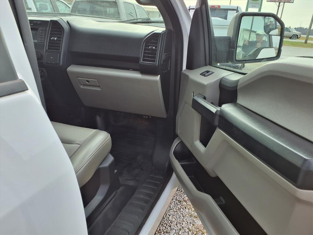 Ford F-150 XLT 2WD Reg Cab 8' Box 2019