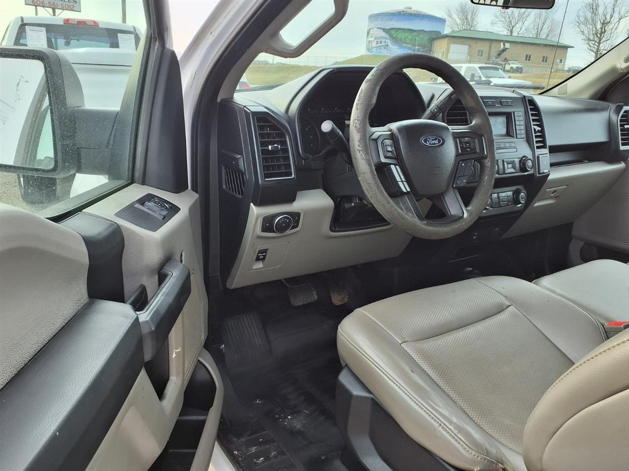 Ford F-150 XLT 2WD Reg Cab 8' Box 2019