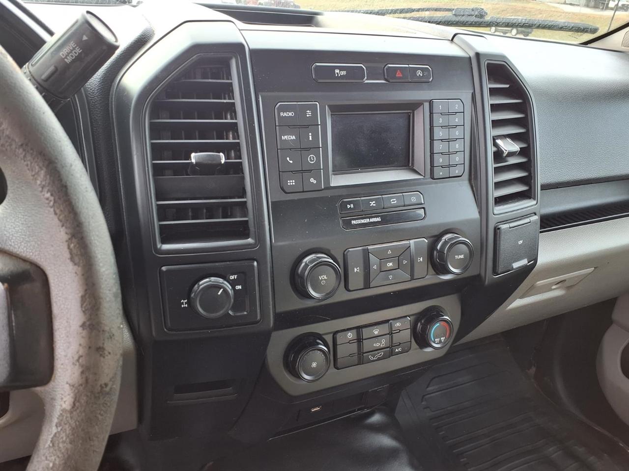 Ford F-150 XLT 2WD Reg Cab 8' Box 2019