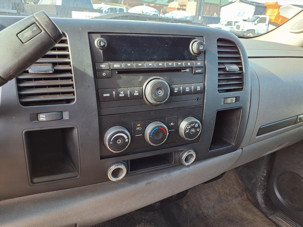 Chevrolet Silverado 3500HD 4WD Reg Cab 133" SRW Work Truck 2010