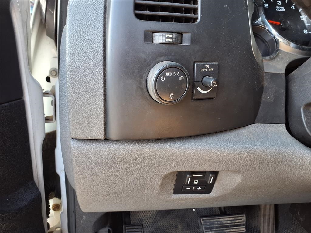 Chevrolet Silverado 3500HD 4WD Reg Cab 133" SRW Work Truck 2010