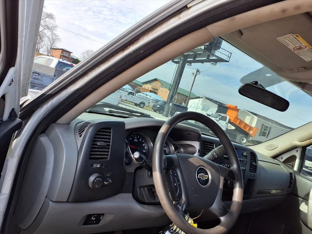 Chevrolet Silverado 3500HD 4WD Reg Cab 133" SRW Work Truck 2010