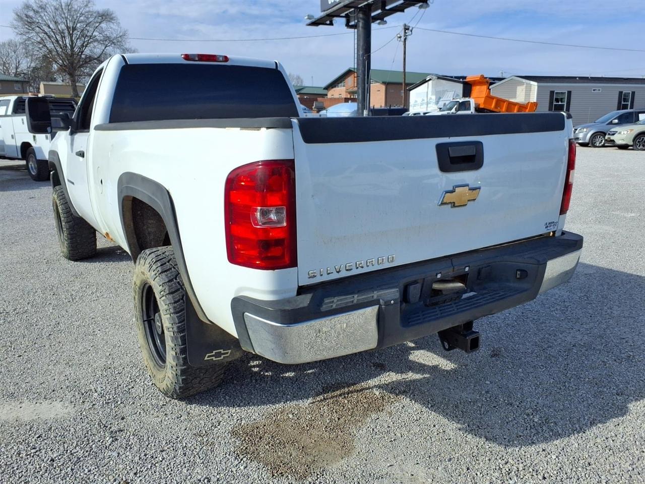 Chevrolet Silverado 3500HD 4WD Reg Cab 133" SRW Work Truck 2010