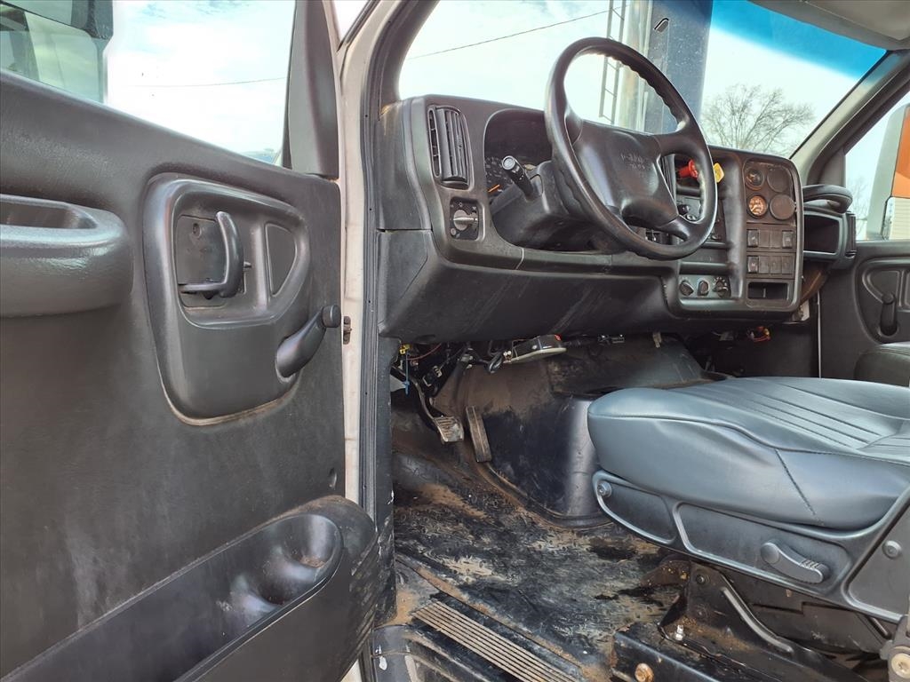 GMC TC7500 Regular Cab 2006