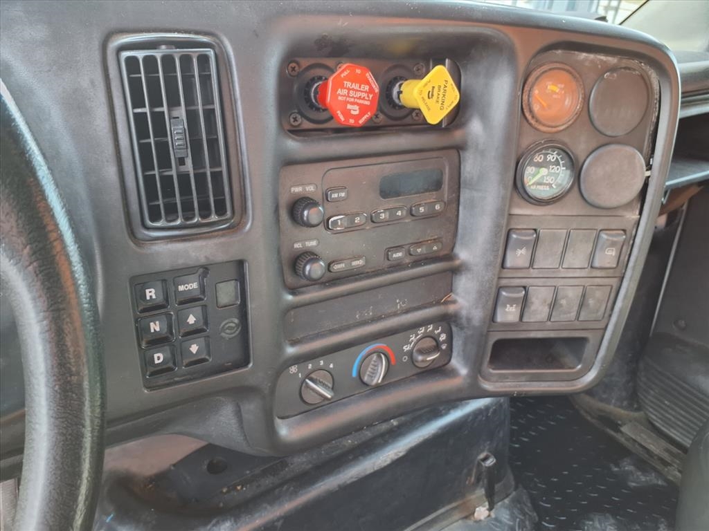 GMC TC7500 Regular Cab 2006