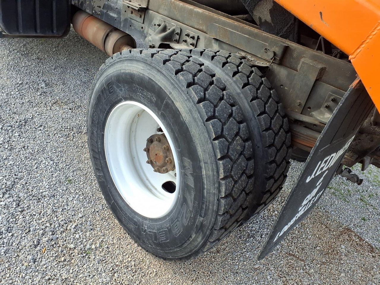 GMC TC7500 Regular Cab 2006