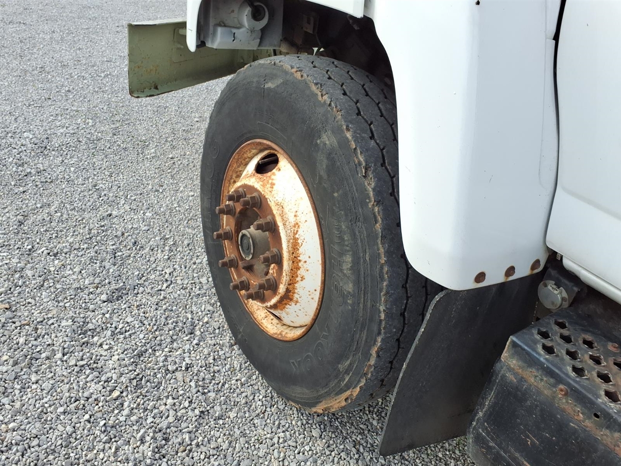 GMC TC7500 Regular Cab 2006