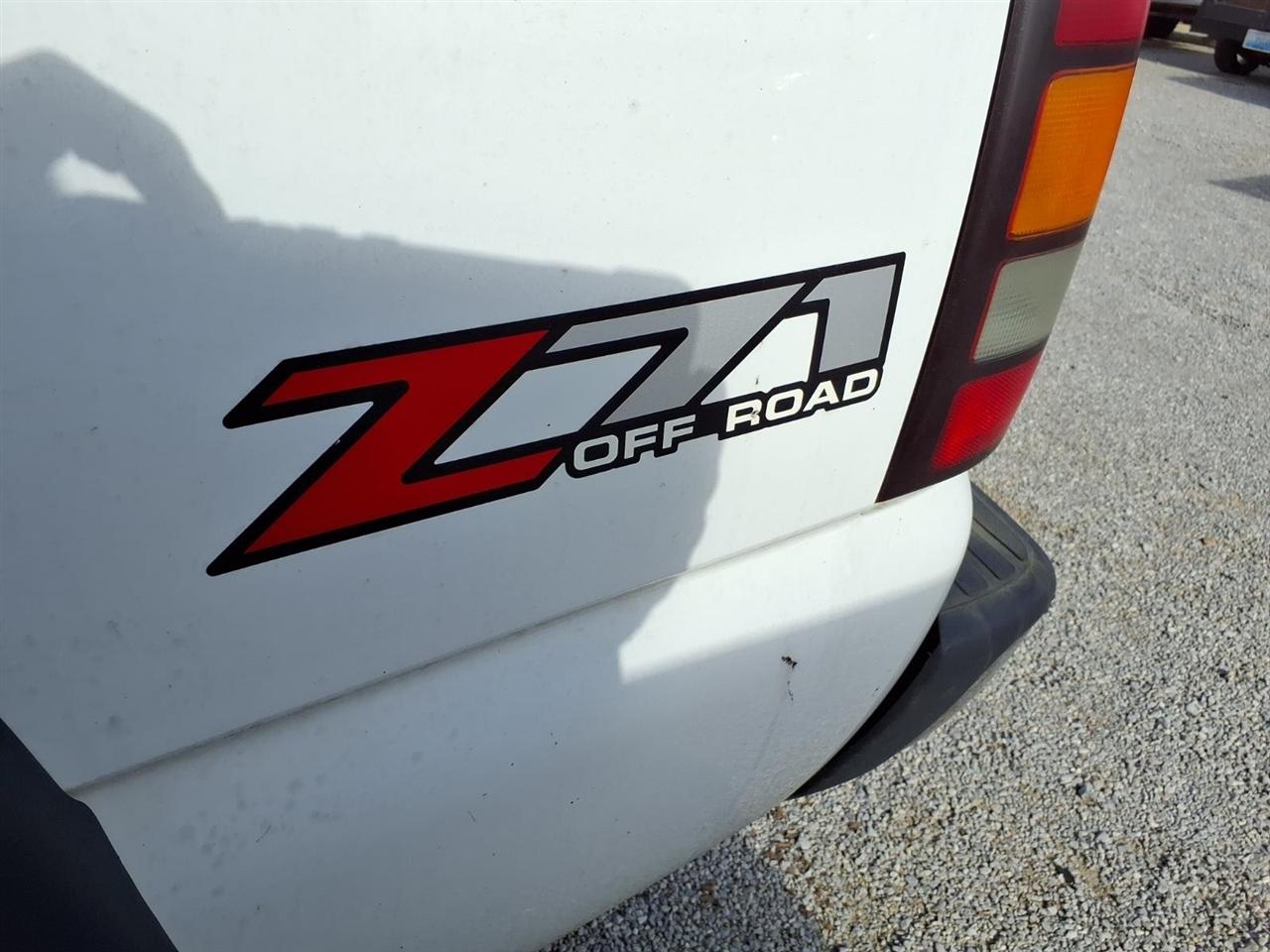 GMC Sierra 1500 Crew Cab 143.5" WB 4WD SLE1 2006