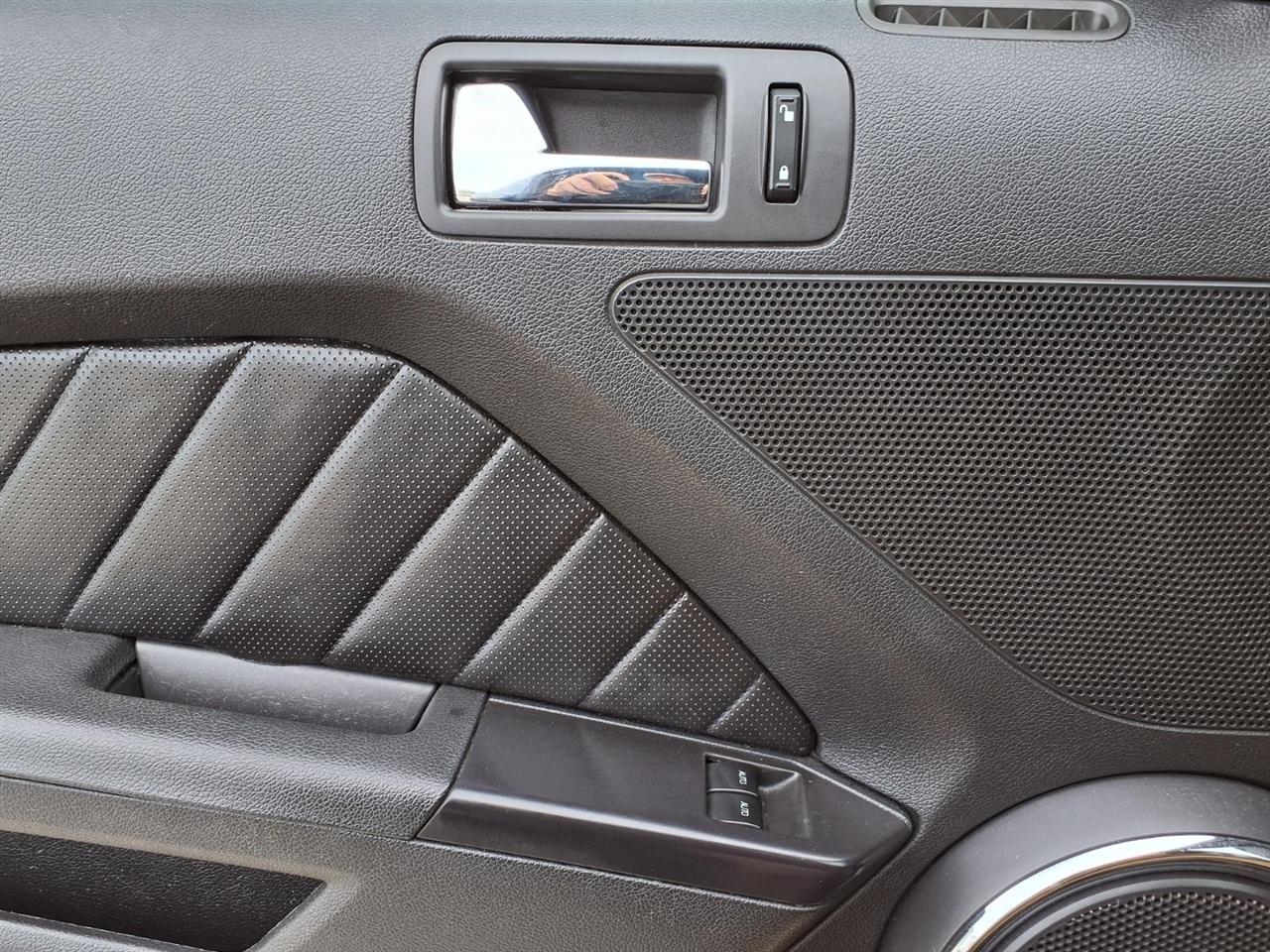 Ford Mustang 2dr Cpe V6 2012