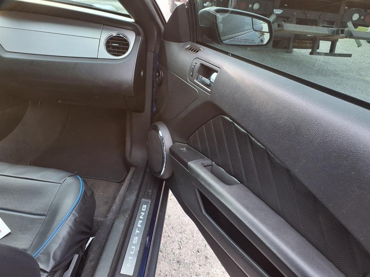 Ford Mustang 2dr Cpe V6 2012