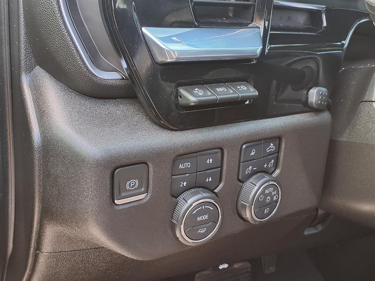 Chevrolet Silverado 2500HD 4WD Crew Cab 159" High Country 2024